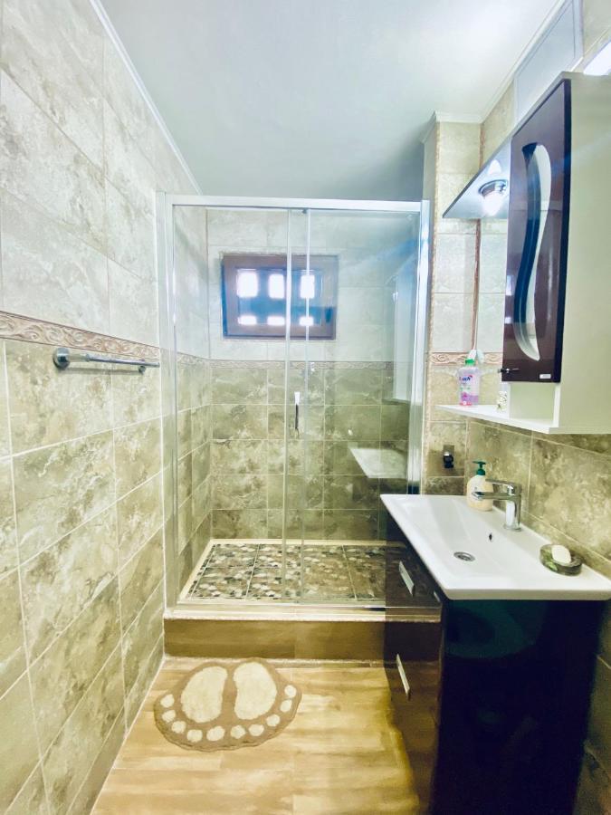 Appartamento Apartament Sunshine Orşova Esterno foto