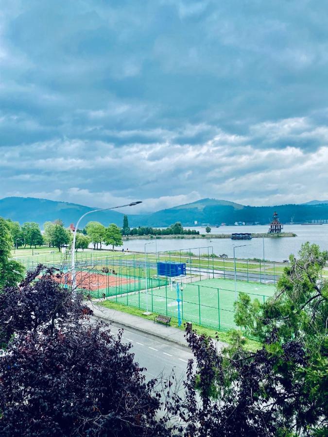 Appartamento Apartament Sunshine Orşova Esterno foto